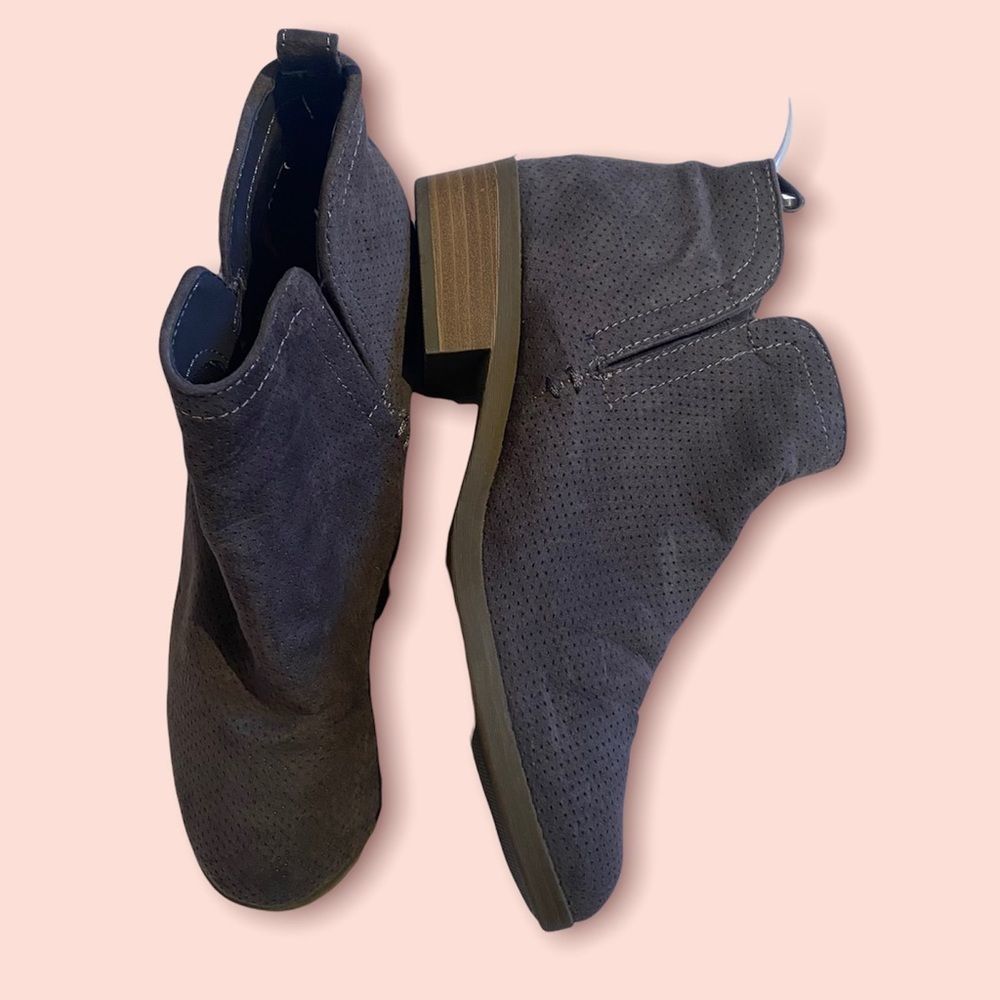 Target Universal Thread Pull On Perforated Boot 7… - image 1